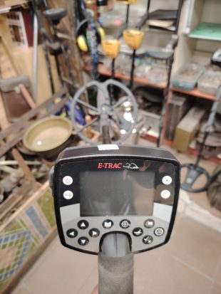 Металлоискатель Minelab E-Trac. Металлоискатель Minelab E-Trac.
